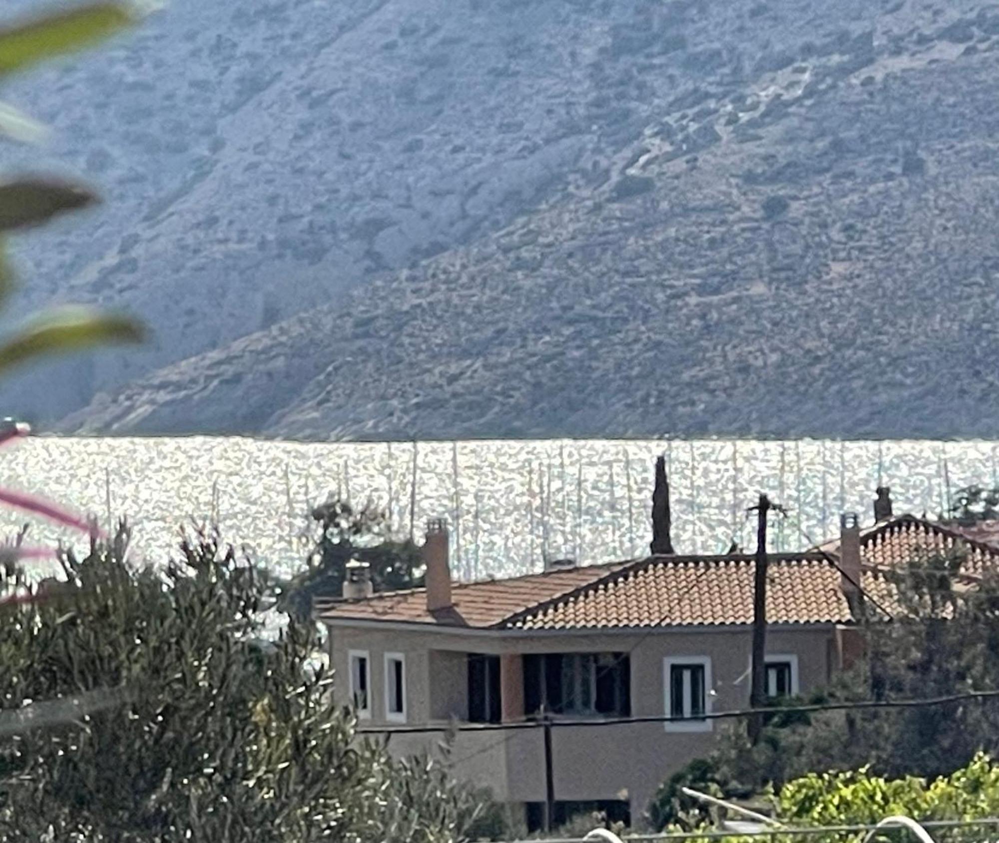 Apartment Aegina Luxury Family με θέα βουνό και θάλασσα 90τμ
