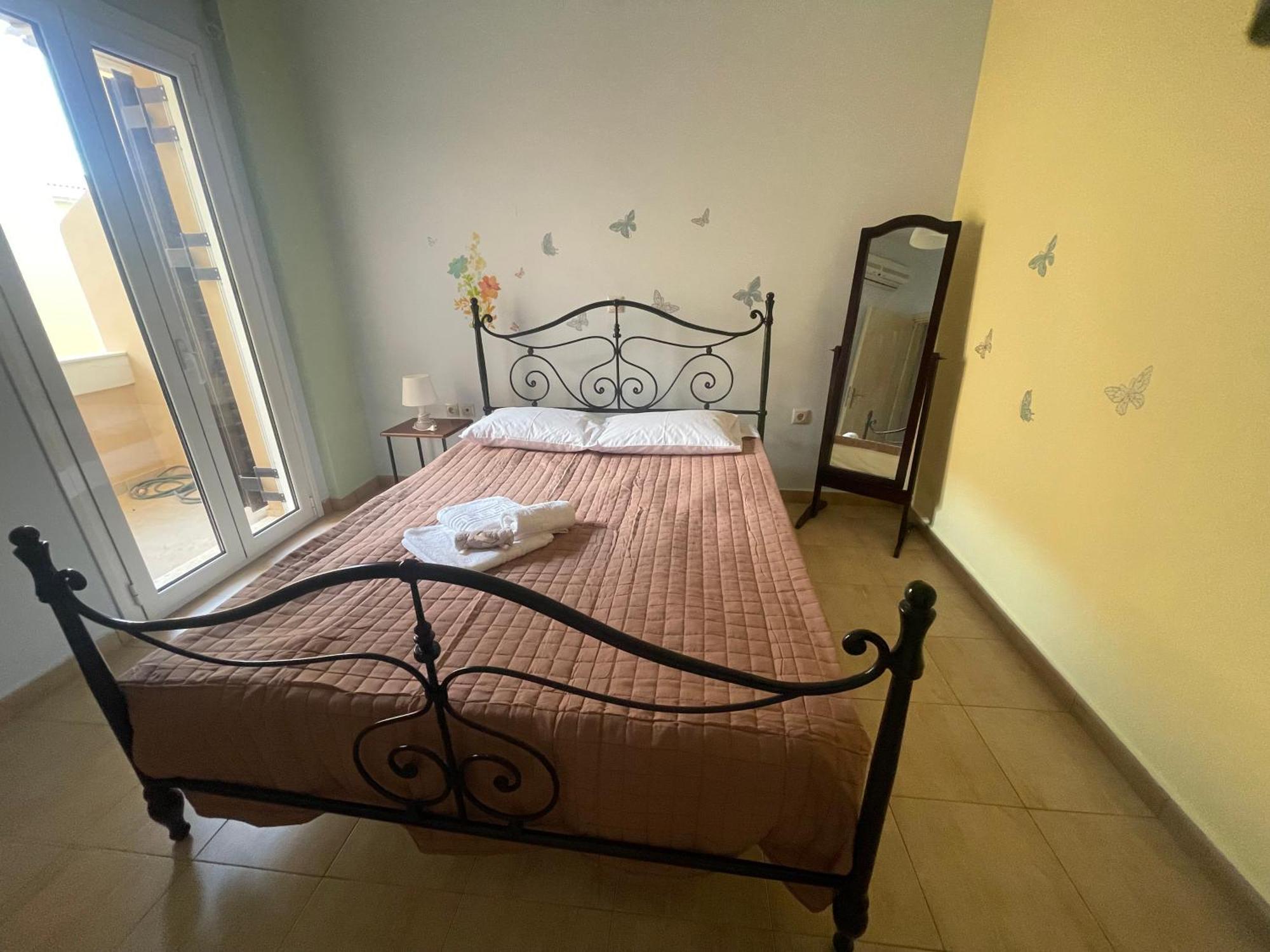 Apartment Aegina Luxury Family με θέα βουνό και θάλασσα 90τμ *