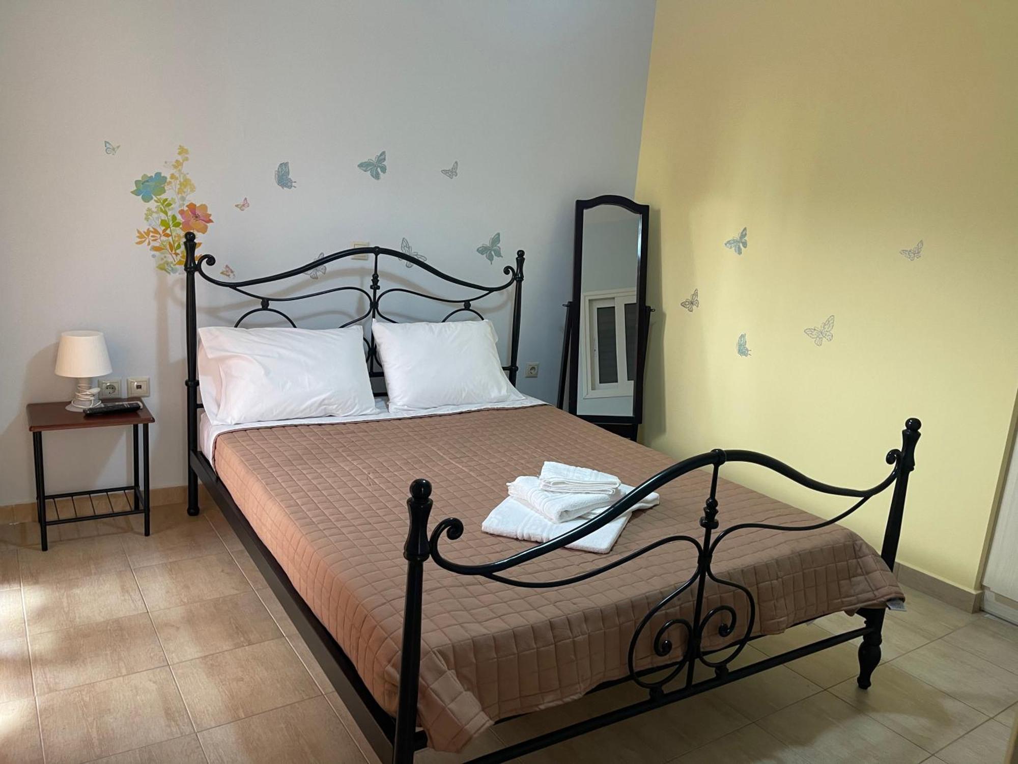 Apartment Aegina Luxury Family με θέα βουνό και θάλασσα 90τμ